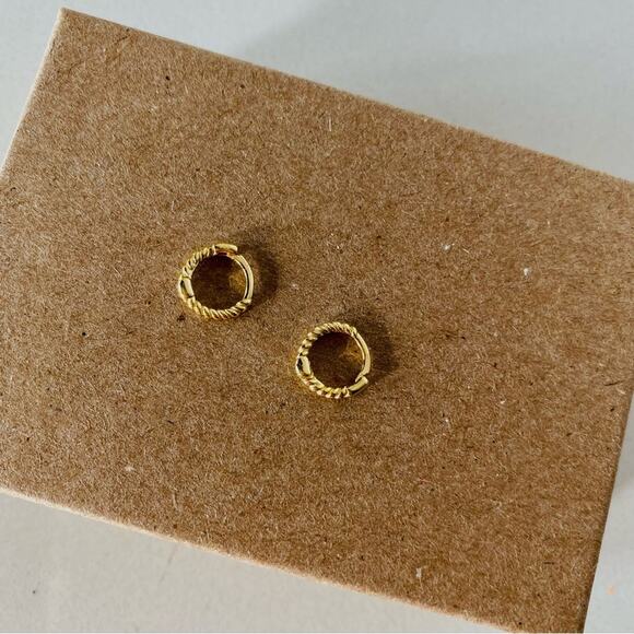 NEW NORDSTROM REVOLVE 18kt Gold Vermeil Twisted Tiny Mini Hoop Earrings Jewelry - Picture 7 of 7